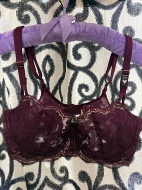 Victoria's Secret 34D Burgundy and Gold Lace Dream Angels No Padding Push-up Bra
